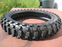 14" bagdæk til 150-250 ccm dirtbike. Størrelse: 90/100 - 14"